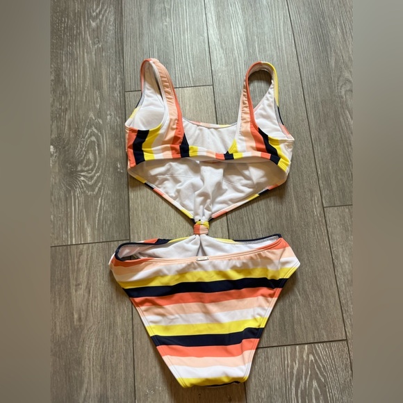 Abercrombie and Fitch Cut out Swim Suit One Piece Size Small - Picture 5 of 5